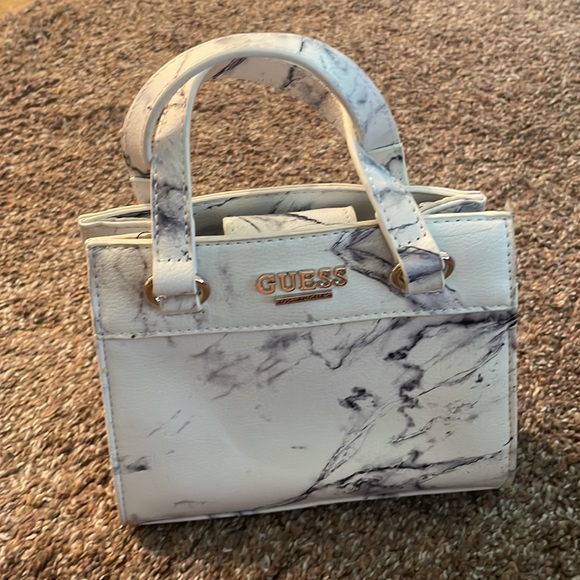 Marble Guess evening purse with removable gold chain. Never used. - Picture 2 of 2